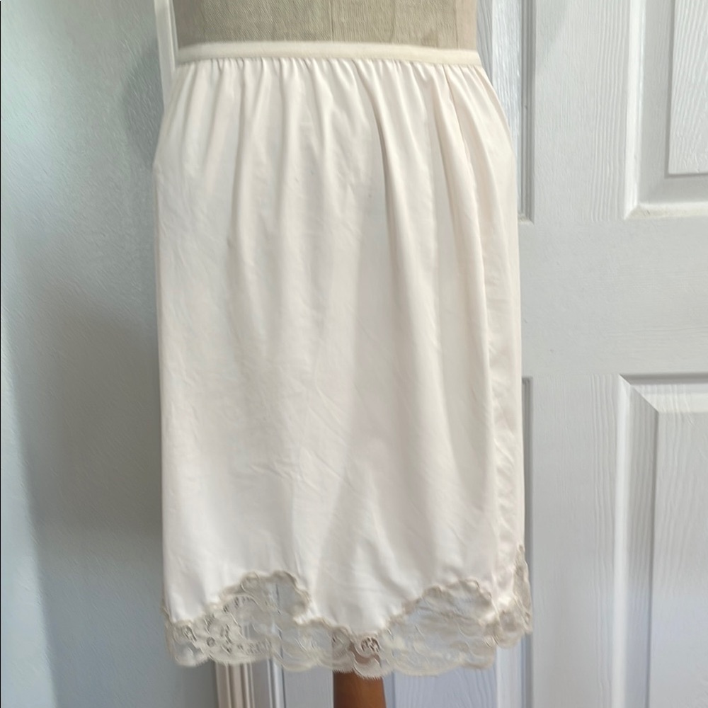 Vintage wonder maid cream Lace Trim half slip Skirt women’s size S